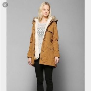 Members only UO camel 2 way fur lined parka S